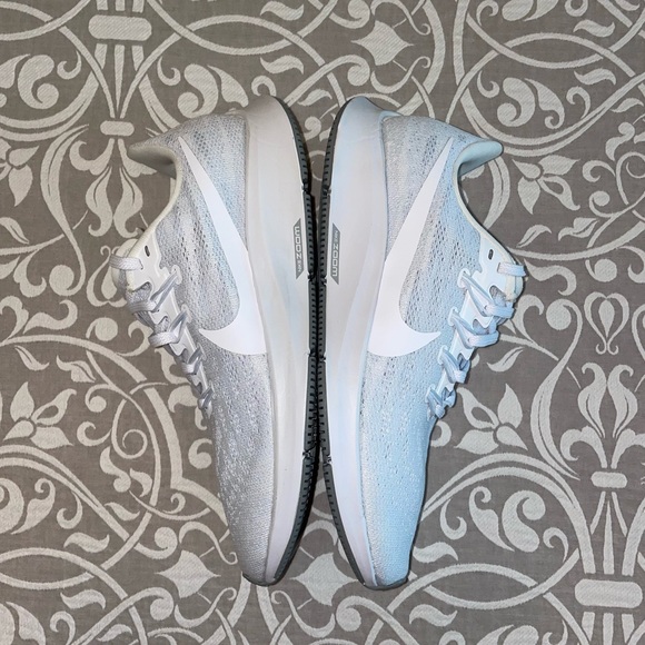 Brand new women white nike shoes - Picture 7 of 13